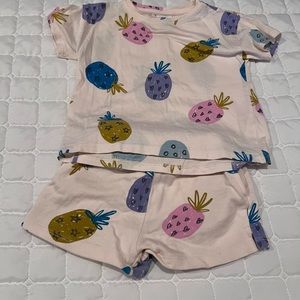 Zara mactching set with pineapples